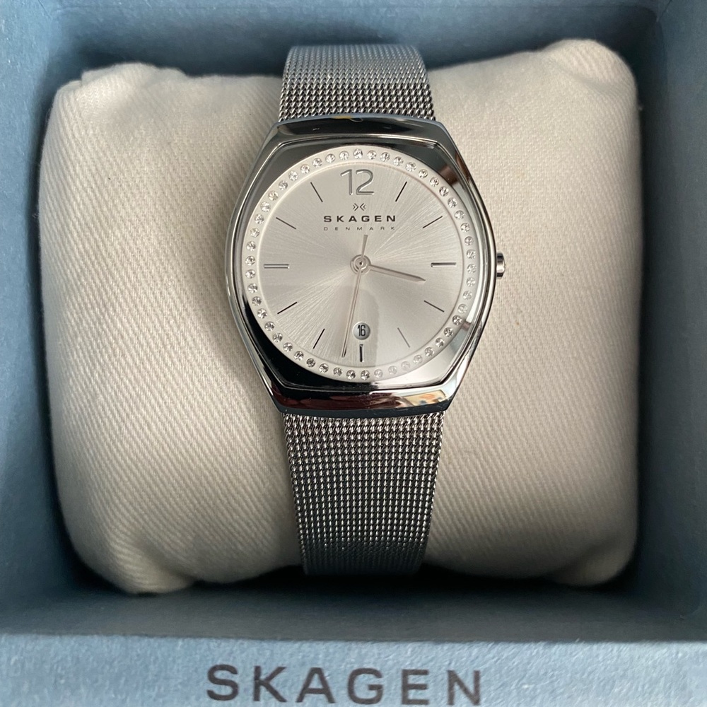 Skagen Silver watch. Brand new. Never worn. Silver
